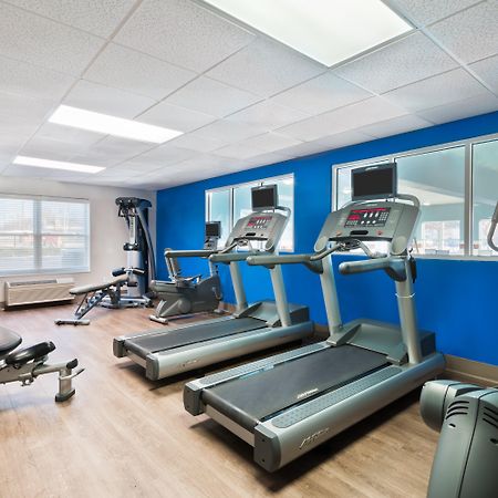 Holiday Inn Express & Suites - Columbus Airport East By Ihg Exteriér fotografie