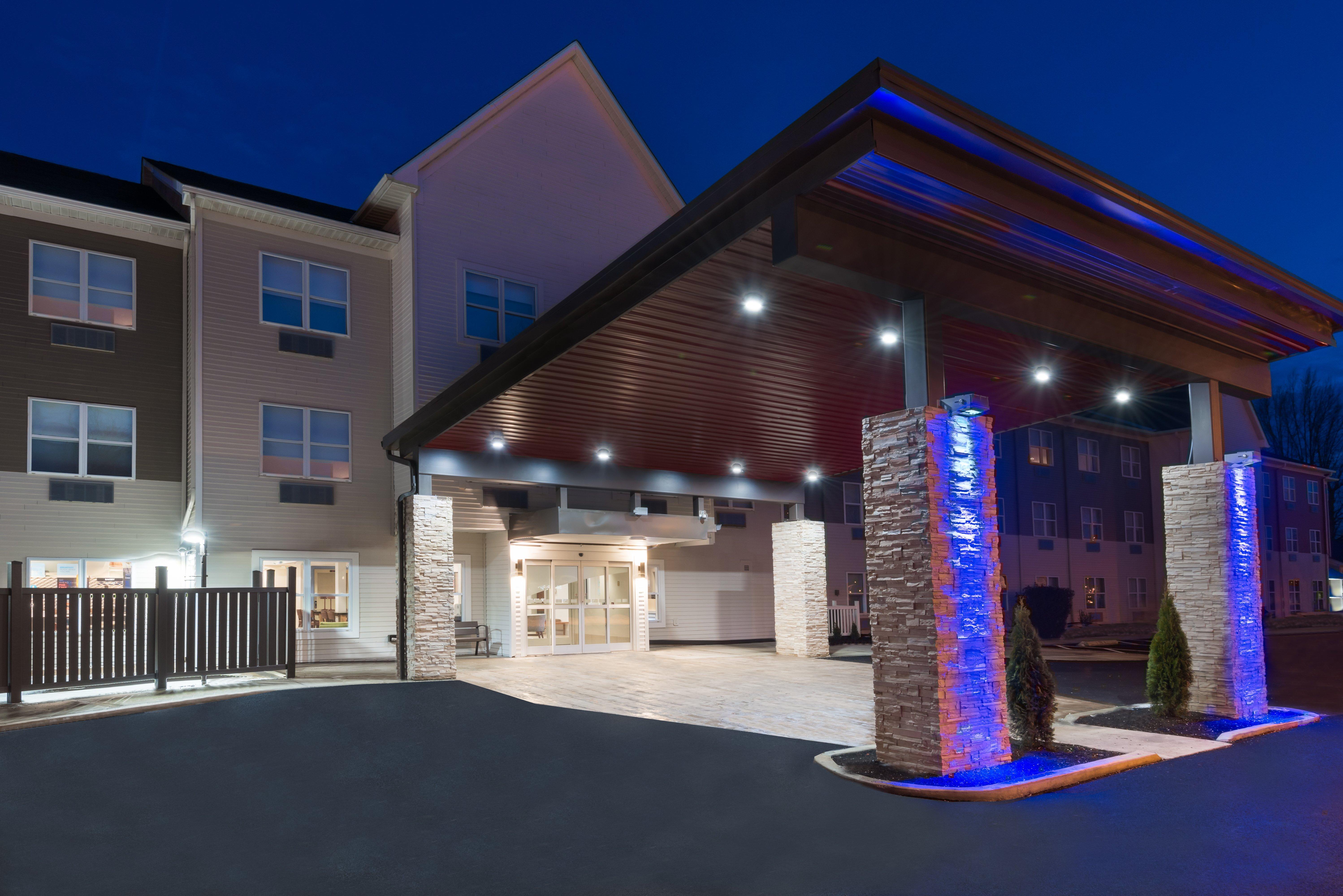 Holiday Inn Express & Suites - Columbus Airport East By Ihg Exteriér fotografie
