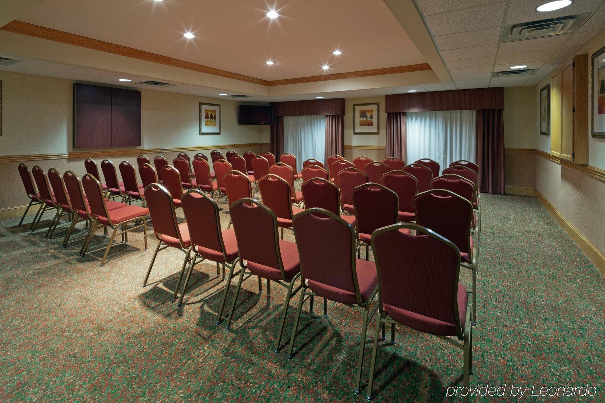 Holiday Inn Express & Suites - Columbus Airport East By Ihg Obchodní fotografie