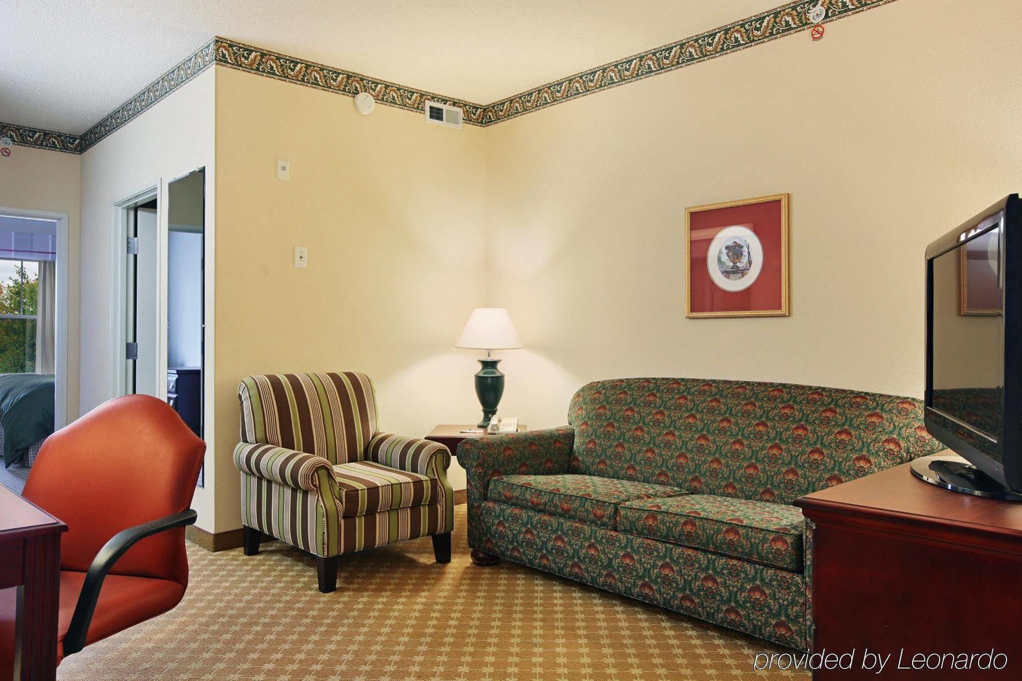 Holiday Inn Express & Suites - Columbus Airport East By Ihg Exteriér fotografie