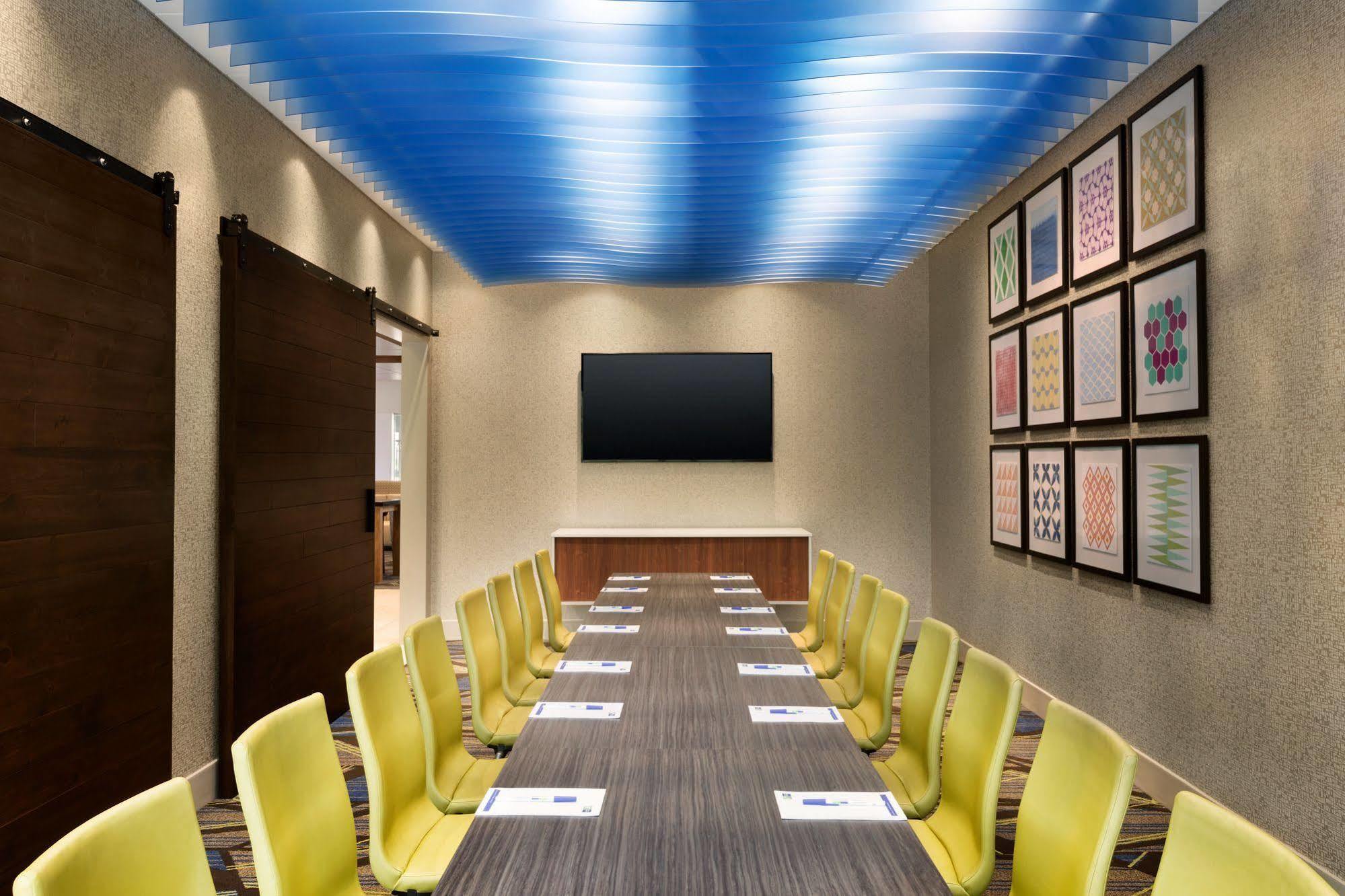 Holiday Inn Express & Suites - Columbus Airport East By Ihg Exteriér fotografie